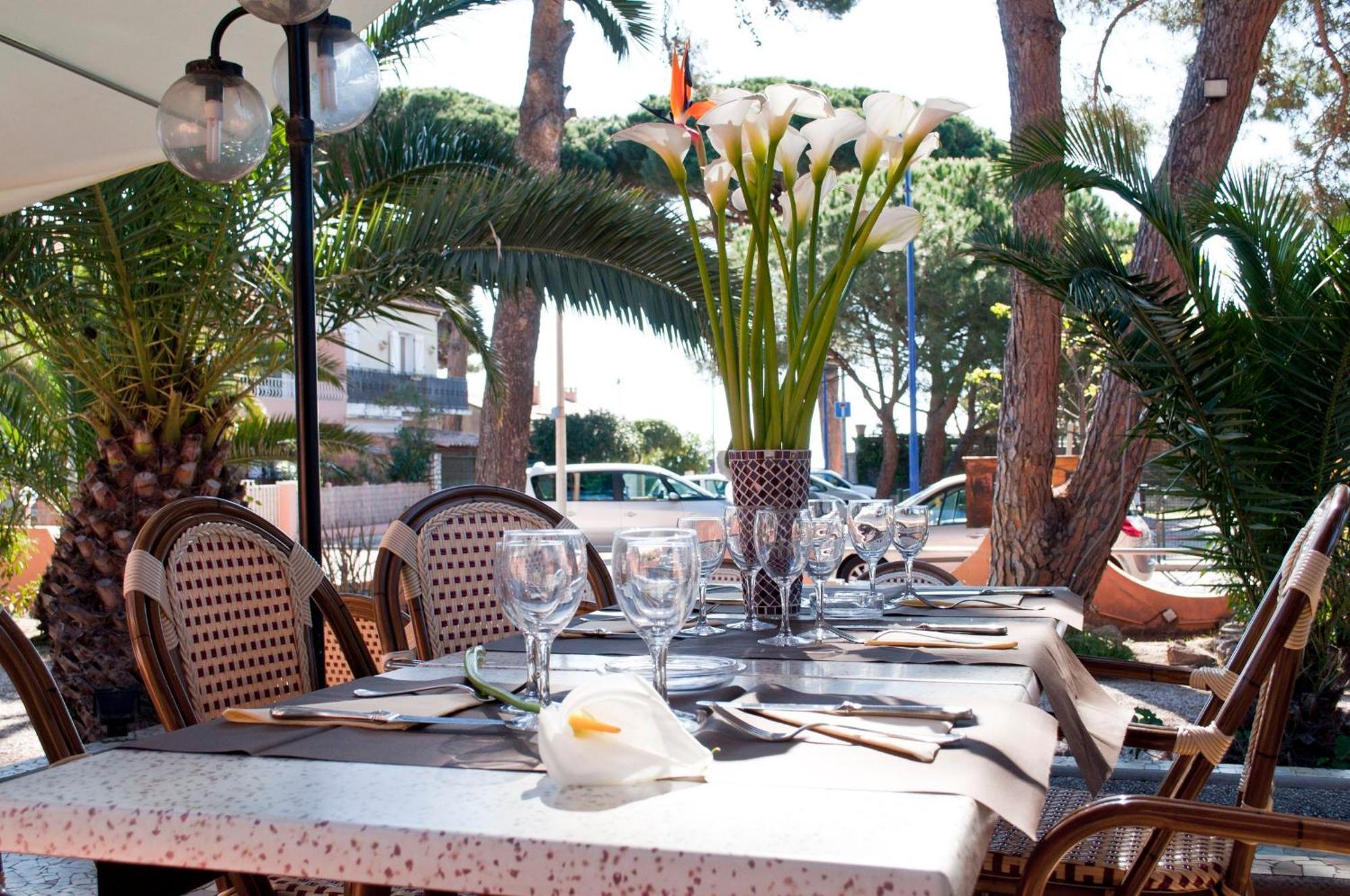 Logis Hotel Restaurant Le Kalliste 히에레 외부 사진