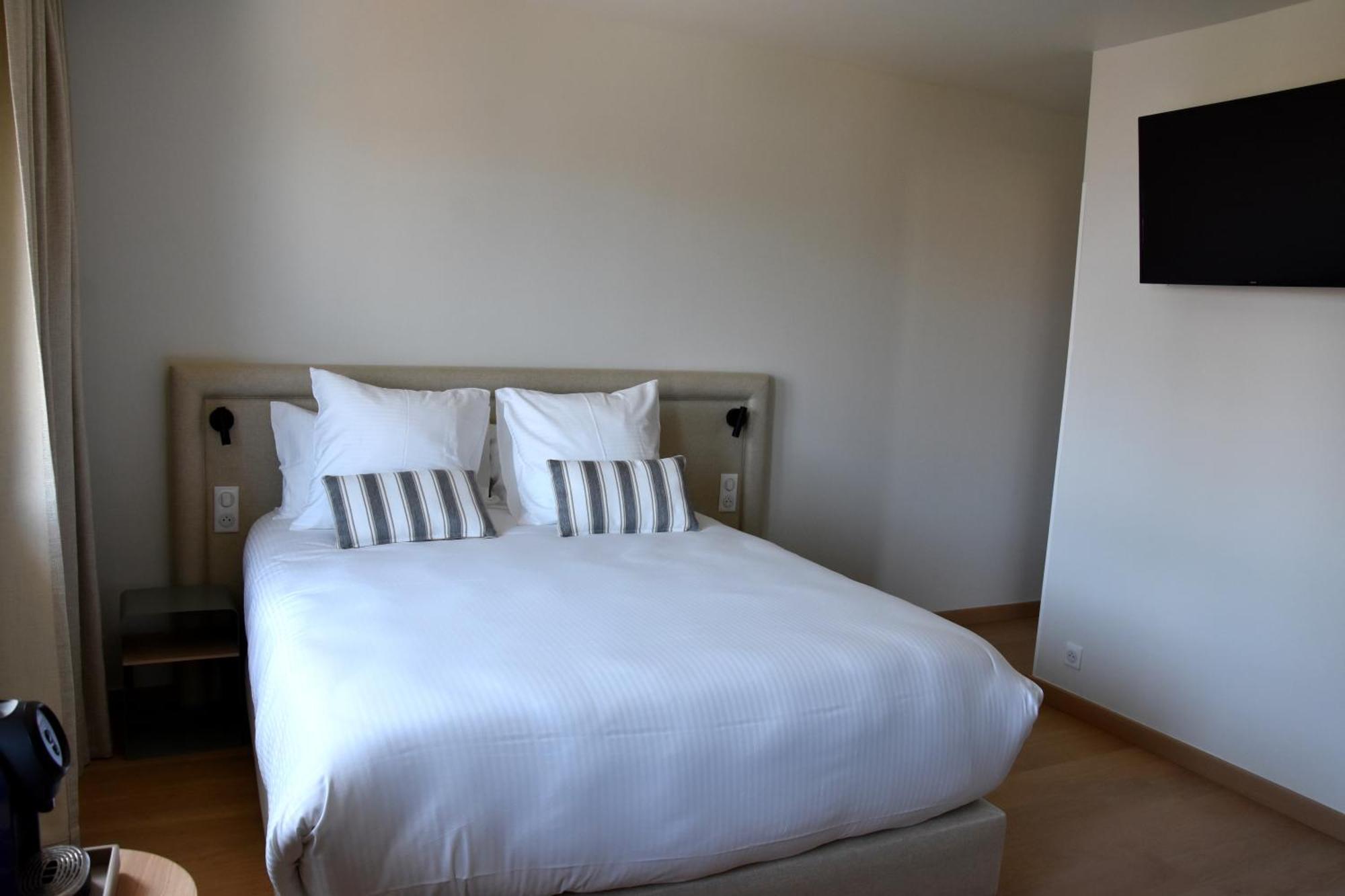 Logis Hotel Restaurant Le Kalliste 히에레 외부 사진